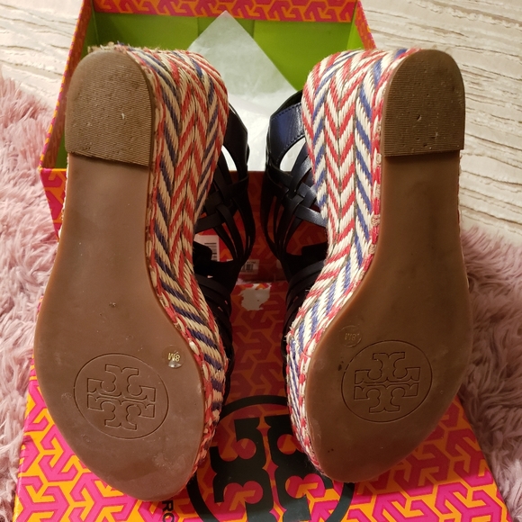 Tory Burch Raven 125mm Wedge, Tory Navy Color - Picture 4 of 7